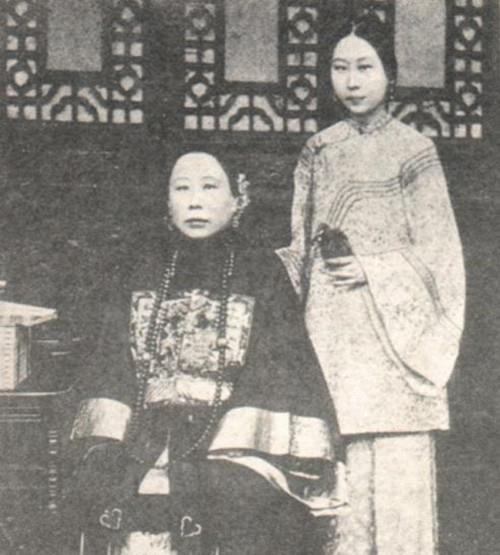 李鸿章将22岁女儿嫁给40岁大臣婚姻不幸两人的后代却大名鼎鼎