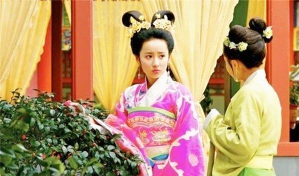 明宪宗的邵贵妃儿子错失皇位孙儿意外当上皇帝晚年得以善终