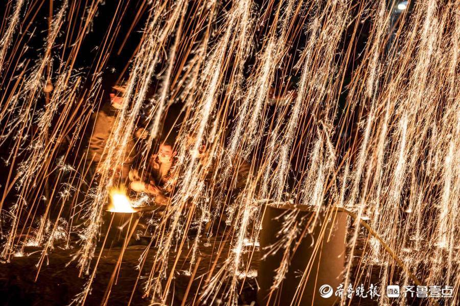 铁树银花自天落漫天星辰四溅开
