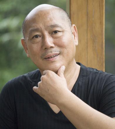 演员李成儒从配角到毒舌教父如今儿子李大海成了他的心病
