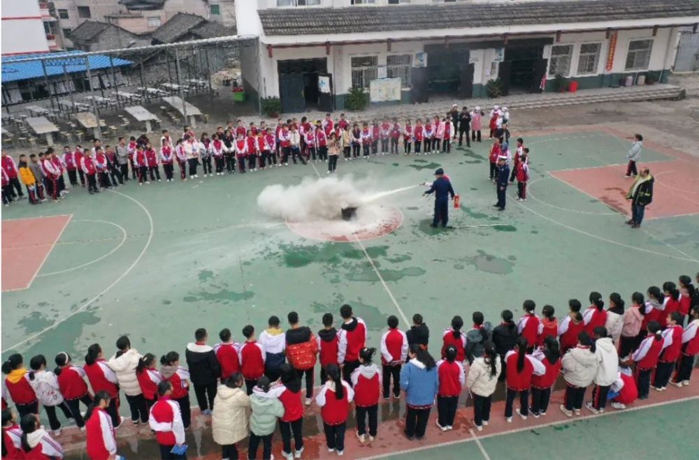 台江二中消防进校园助力新学期