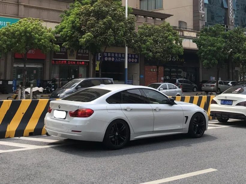 为了玩车入手宝马4系f36第一阶段改装效果分享
