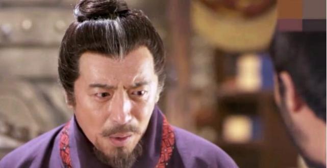 杨玄感的父亲是隋朝司徒杨素,这位骁勇善战的大将军帮助隋炀帝灭了陈