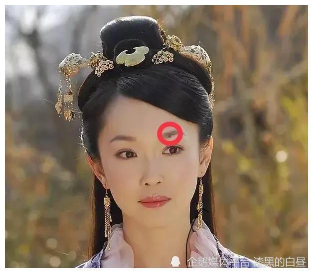 3位眉毛有痣的明星有人隐退有人唱演俱佳最小的正展翅高飞