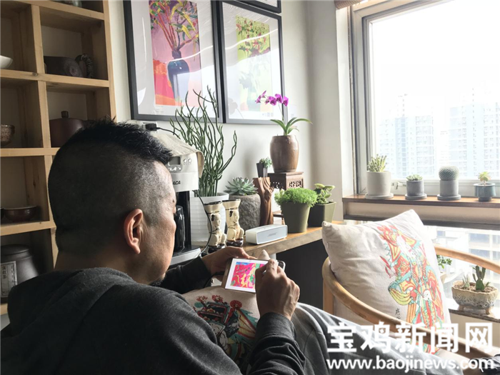 宝鸡籍画家靳晓峰在作画与设计间徘徊成为手机画的开山祖师