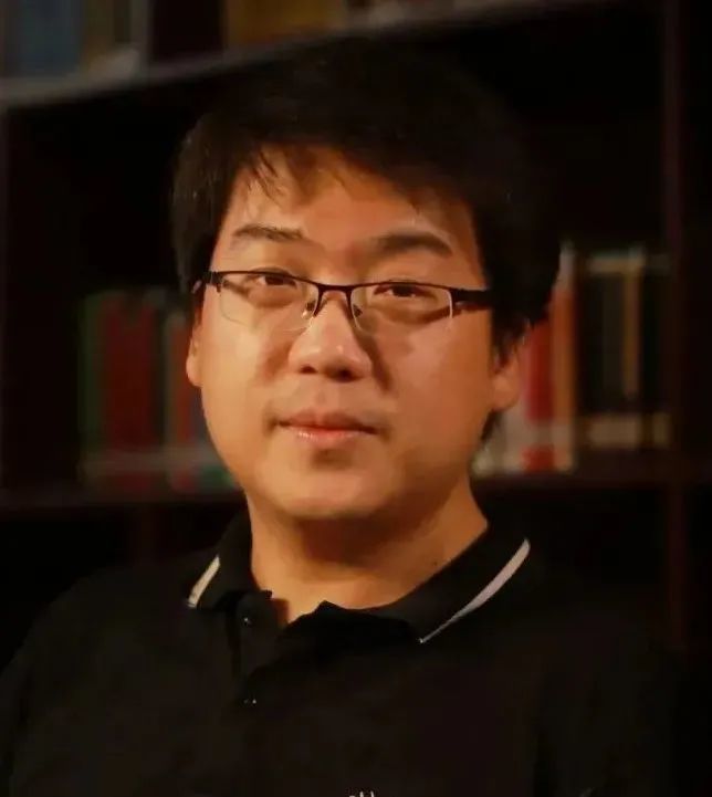 李巍,原中山大学哲学系副教授,后任职于武汉大学,兼任中华孔子学会