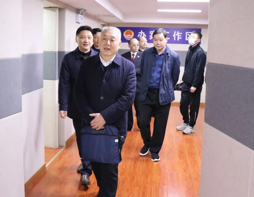 202216省委政法委周武一行来华容调研
