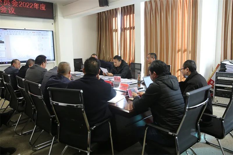 赫勇主持会议并讲话,县委常委,副县长张成武,副县长沈文清出席会议