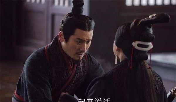 到底是什么原因,才会让嬴傒前后判若两人呢?
