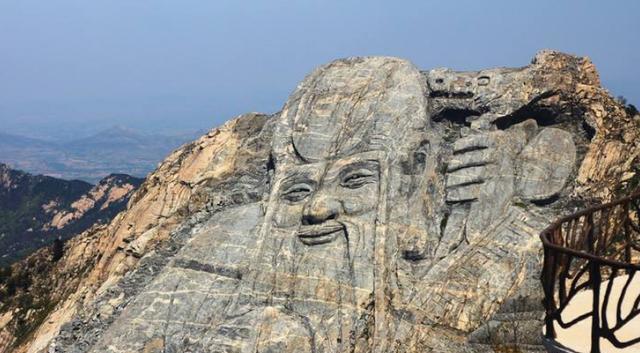 中国最大的寿星雕像高218米是乐山大佛的三倍栩栩如生十分气派