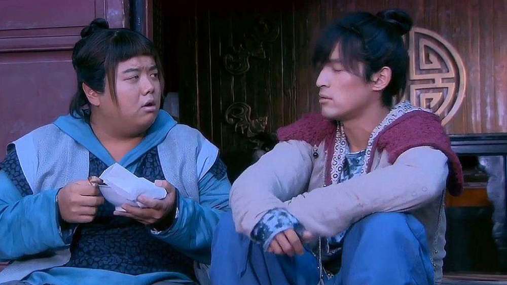 念头出现,但茂茂对景天却是毫无保留的,割肉换粮食那一段谁看了不哭呢