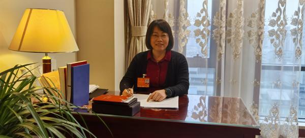 全国人大代表,江苏省泰州市海陵区教师发展中心研训员,江苏省小学英语