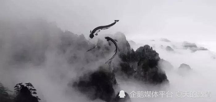 公孙龙的哲学理论受到了庄子的质疑,庄子因此做《齐物论》对公孙龙的