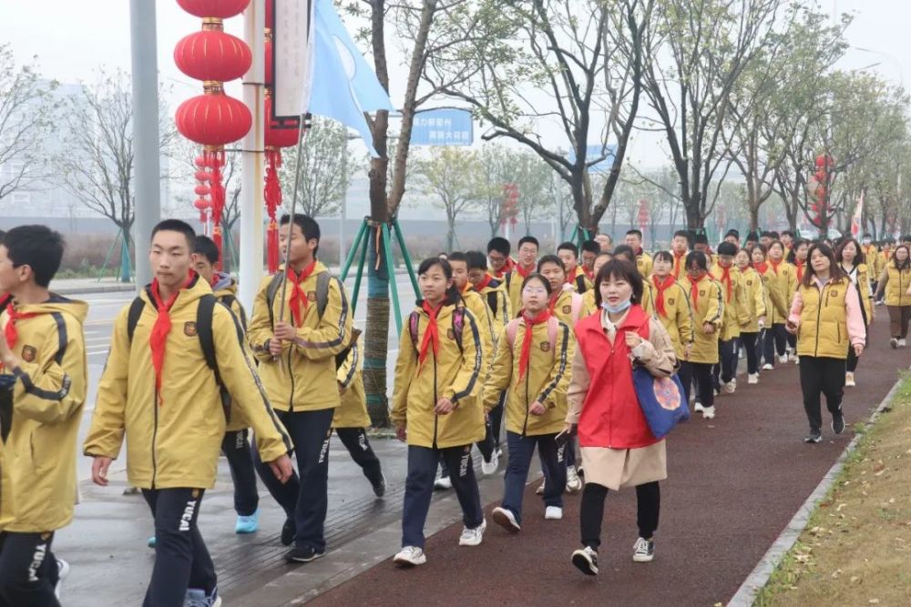 衢江杭州育才中学弘扬雷锋精神砥砺奋斗青春