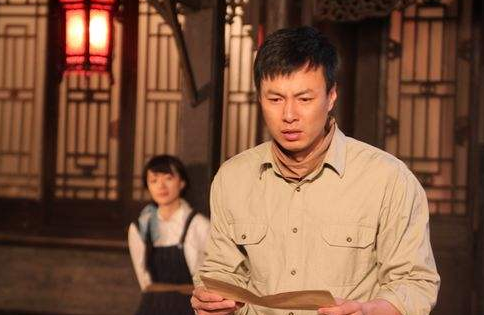 穷小子朱铁11年前和美术老师一见钟情今活成人生赢家