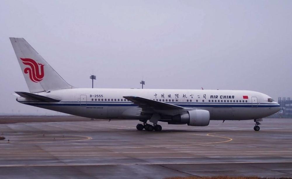 北京首都国际机场209号停机位,一架隶属于中国国际航空公司的波音767