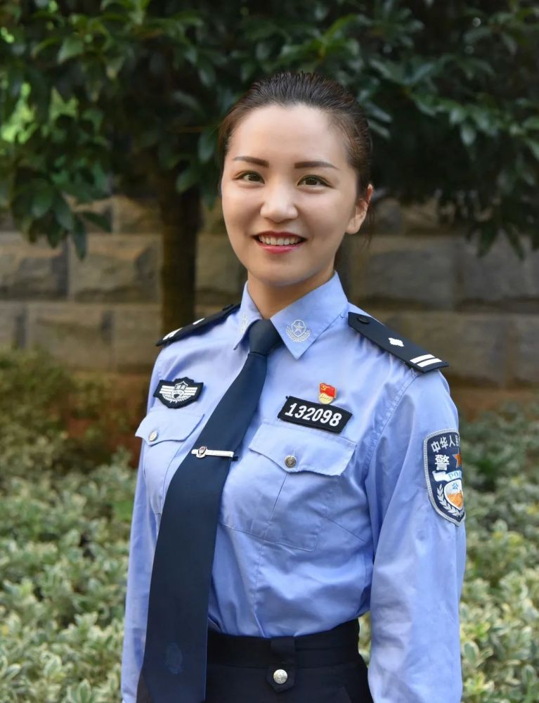 女警芳华陈智兰愿为公安萤烛之光