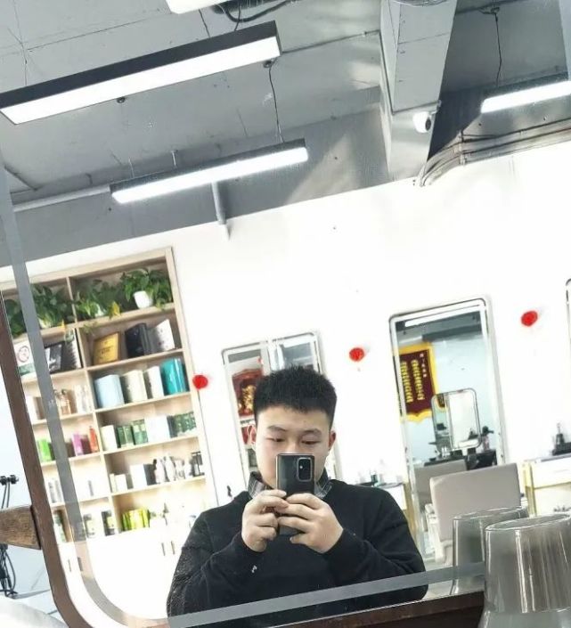建工21-7王若囡,我们的学习委员,她热爱班集体,热心为同学服务,大家