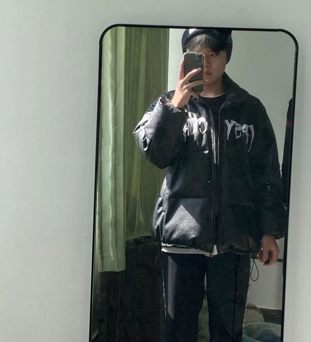 卢月恒建工21-7王若囡,我们的学习委员,她热爱班集体,热心为同学服务