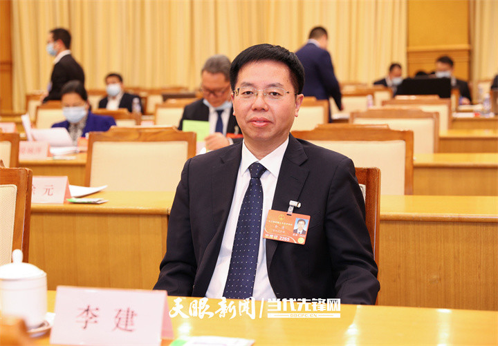 两会一席谈李建代表让人才撑杆强劲发力