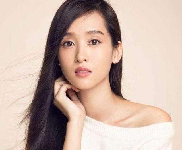 第二位:吴翩翩王鸥作为内地知名女演员,她出生于南宁,从出道以来就