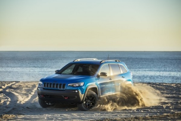 新款jeep自由光海外正式发布共4款车型约215万元起