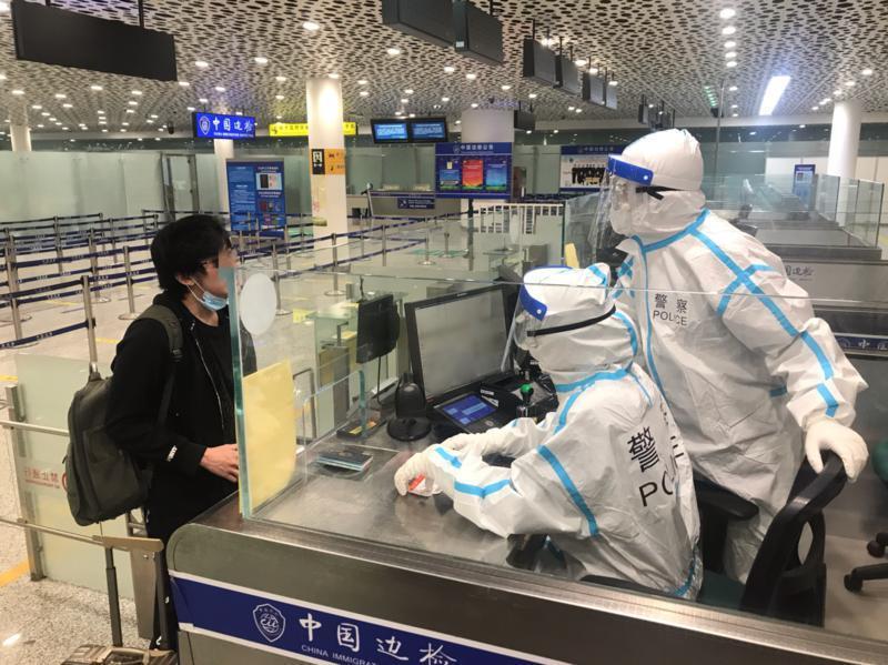 战疫她力量深圳机场边检站民警麦小雨获评全国殊荣