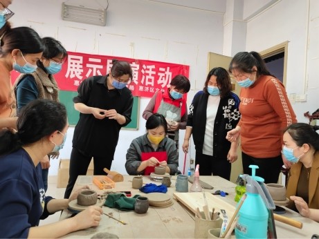 惠济区文化旅游体育局开展传承非遗文化绽放巾帼风采妇女节主题活动