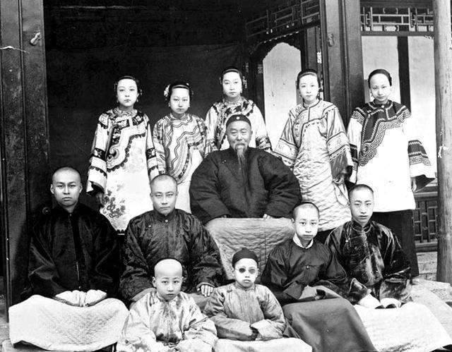 李鸿章敛财无数为子孙留巨额财产孙子用悲剧证明留财不如留德