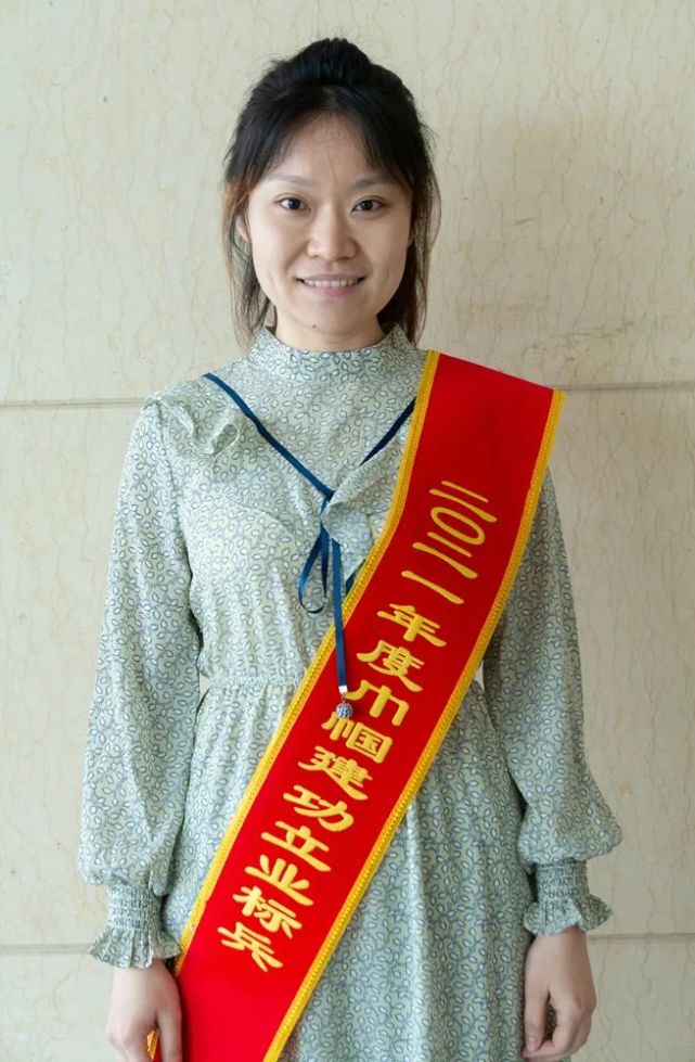 炼油四联合车间姚丽娜炼油二联合车间邢 娜巾帼建功立业标兵2021年