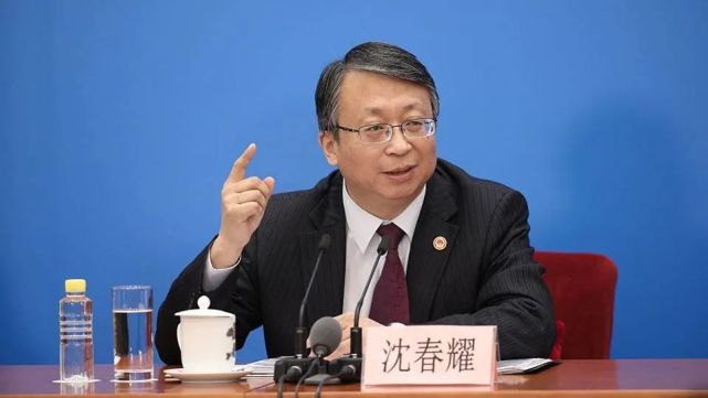 全国人大代表,全国人大常委会法工委主任沈春耀表示,近年来一些知名