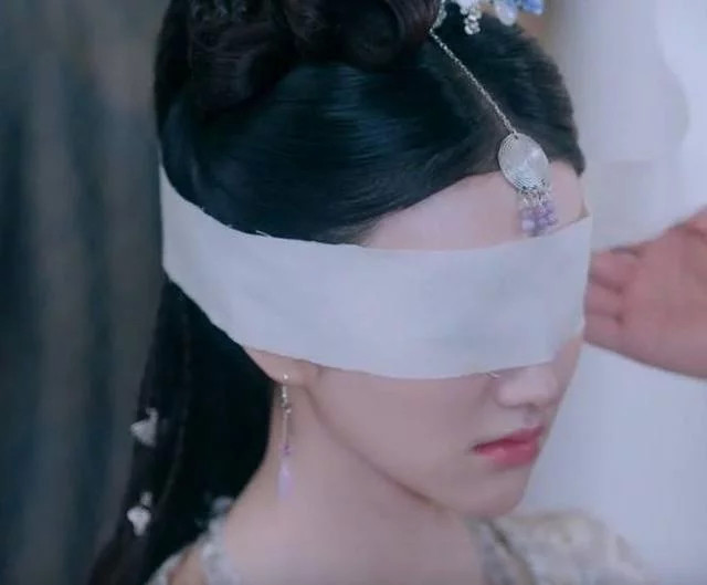 张馨予所出演的影视剧多数是性感女神,在《思美人》中饰演楚国奇女子
