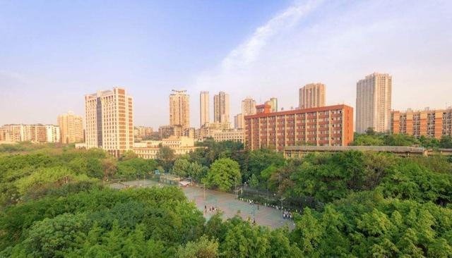 该如何选择重庆大学vs西南交通大学谁的实力更强