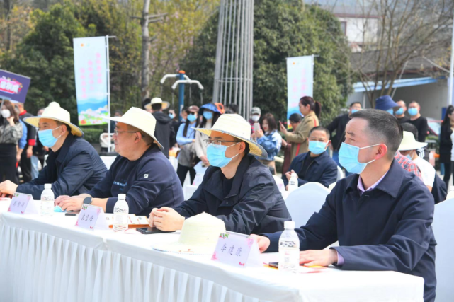 常委,宣传部长袁雪峰,县人大常委会副主任,鹤山街道党工委书记彭智强