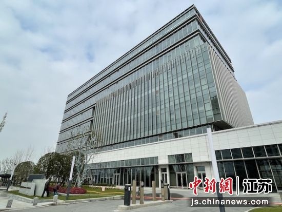 新吴区城运中心地处新吴区汇业广场1号楼,毗邻无锡高新区科技商务中心