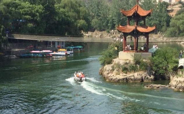 河南的万泉湖被称为豫北旅游界的一颗璀璨明珠