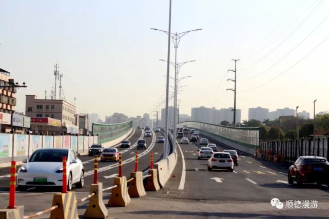 南国路德胜西路跨线桥通车