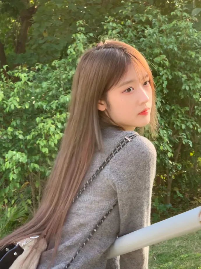 牙歪还能被说幼态美女天花板