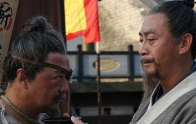 严嵩父子做好做尽嘉靖对两人为什么杀一个留一个