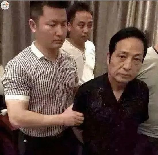 行骗30年,"伪气功大师"王林被谁拉下神坛?