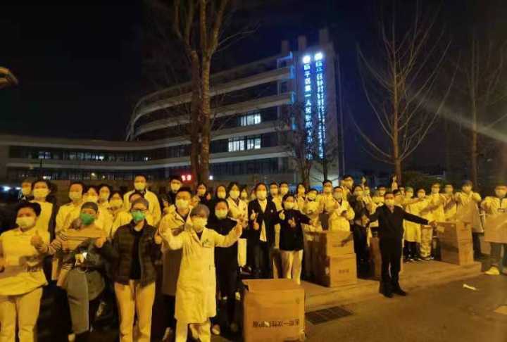 梦境的启示，凌晨梦到下门牙掉落——祈愿家人健康安泰的深层解析