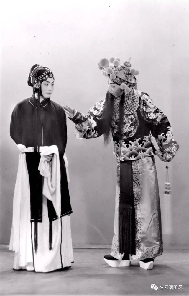 京剧大师程砚秋俞振飞武家坡游戏照还是镜辔缘