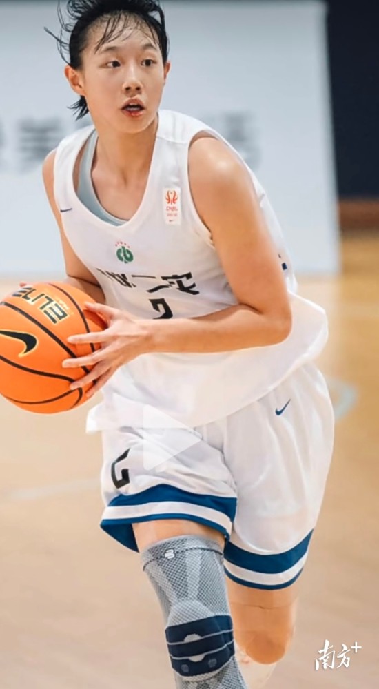 飒深圳女生李嘉琳当选高中篮球联赛全明星赛mvp