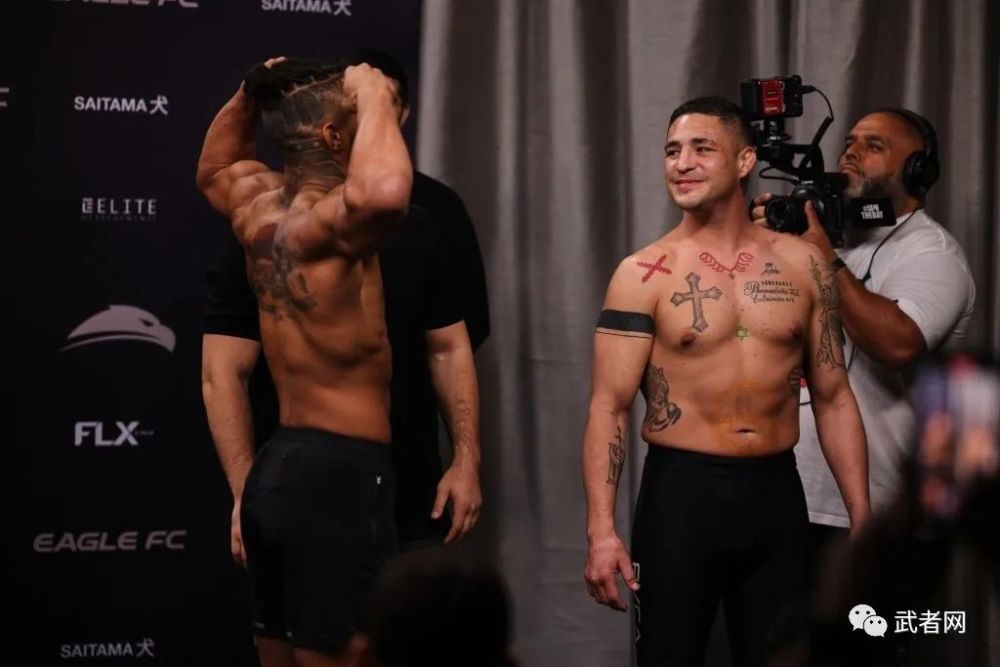 当天的头条主赛是两位前ufc名将之间的对决,凯文·李(kevin lee)对阵