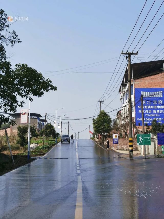 肖家镇地处合川区东北部,东,南邻龙市镇,西与四川省武胜县乐善镇为邻