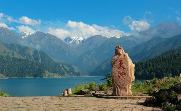 天山天池景区|新疆|乌鲁木齐|西小天池|博格达峰