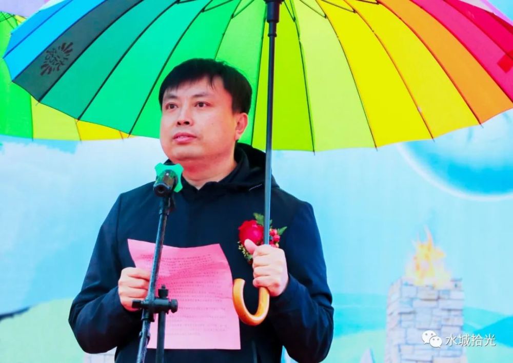 河北省杂技团副团长傅志强,迁安市政府副市长王友顺,滦河