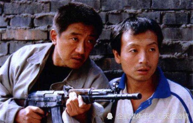 悍匪白宝山从来没有服役参军为何却能熟练地使用武器