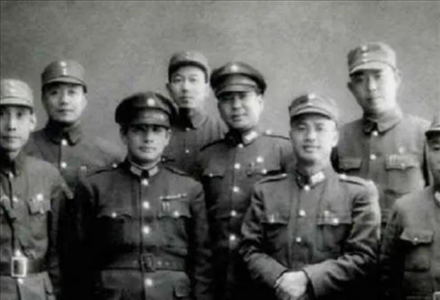第二次死里逃生,是在解放军根据地南麻,胡琏以迅