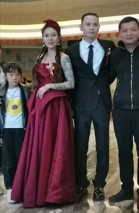 汪峰婚纱照_汪峰章子怡婚纱照